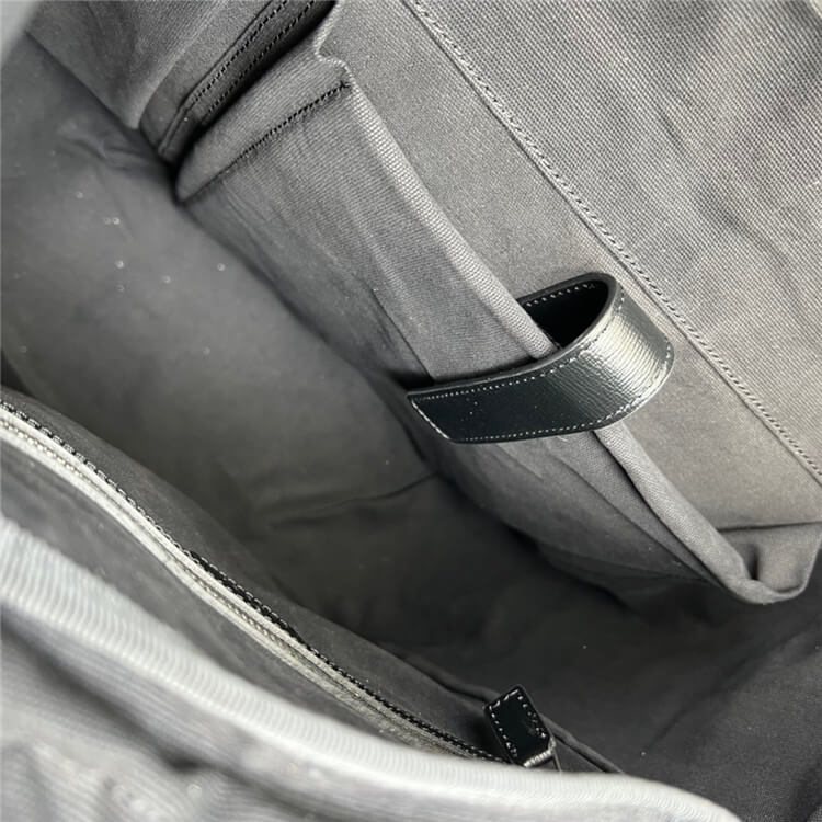 Replica Gucci Medium Backpack With Interlocking G 696013 97S9F 1000 (5)