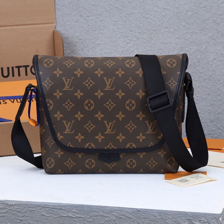 Replica LV Magnetic Messenger M45557 (2)