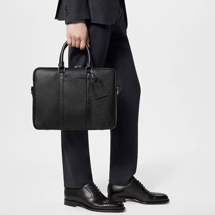 Replica LV Porte-Documents Voyage PM M30925 (7)