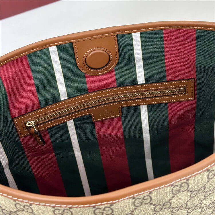 Replica Gucci GG Emblem Medium Shoulder Bag 847452 FAD6L 9758 (6)