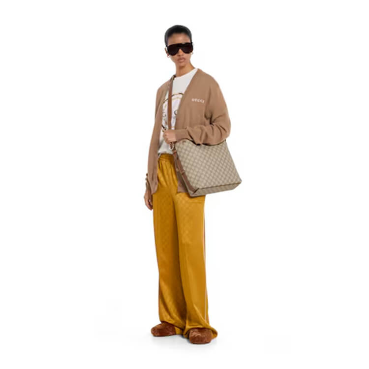 Replica Gucci GG Emblem Medium Shoulder Bag 847452 FAD6L 9758 (7)