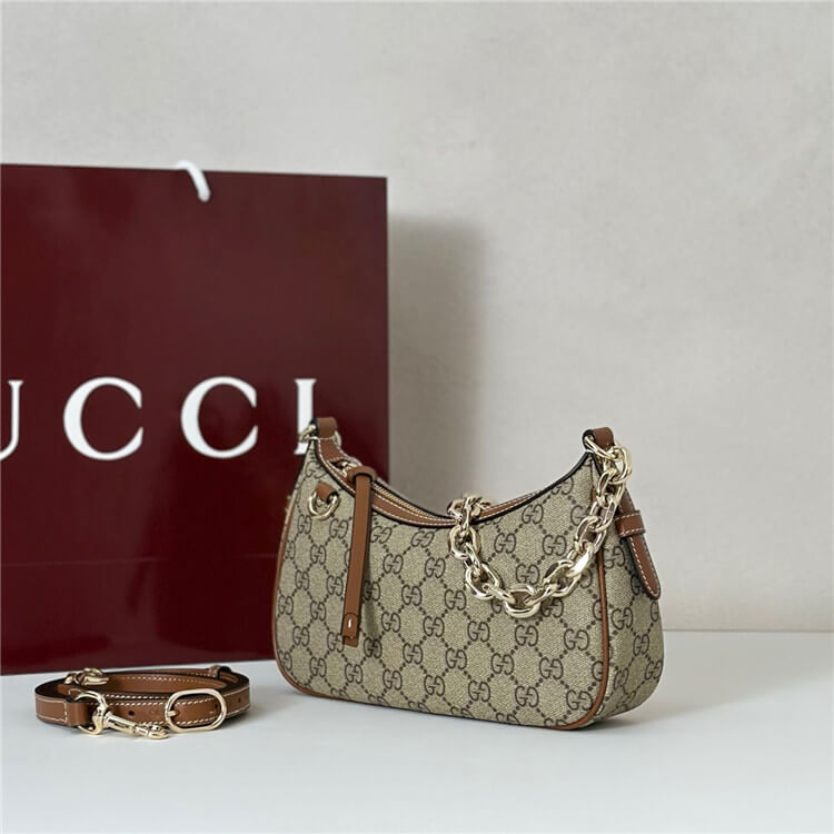 Replica Gucci GG Emblem Small Shoulder Bag 847447 FAD6L 9758 (3)