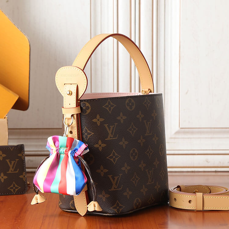 Replica LV All in BB M26642 (3)