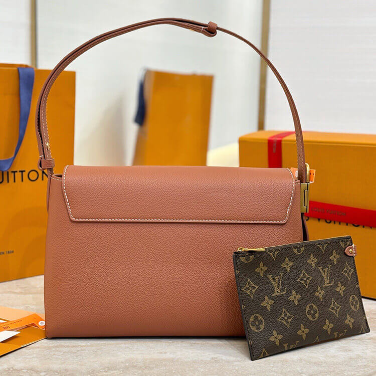 Replica LV Low Key Messenger M13151 (4)